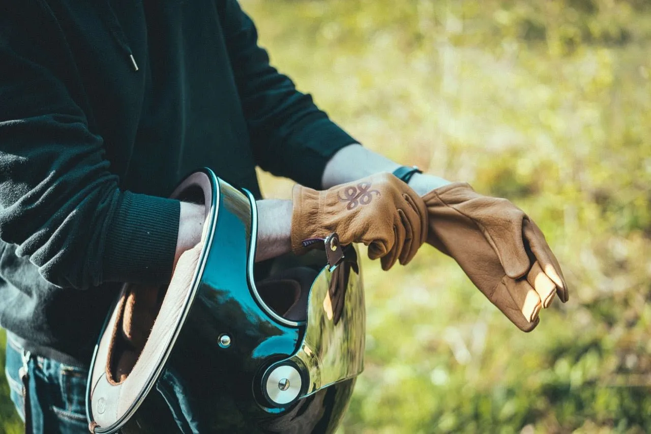 Camel Brown Buffalo Gloves † Road Roamer