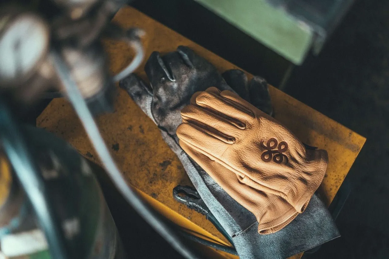 Camel Brown Buffalo Gloves † Road Roamer